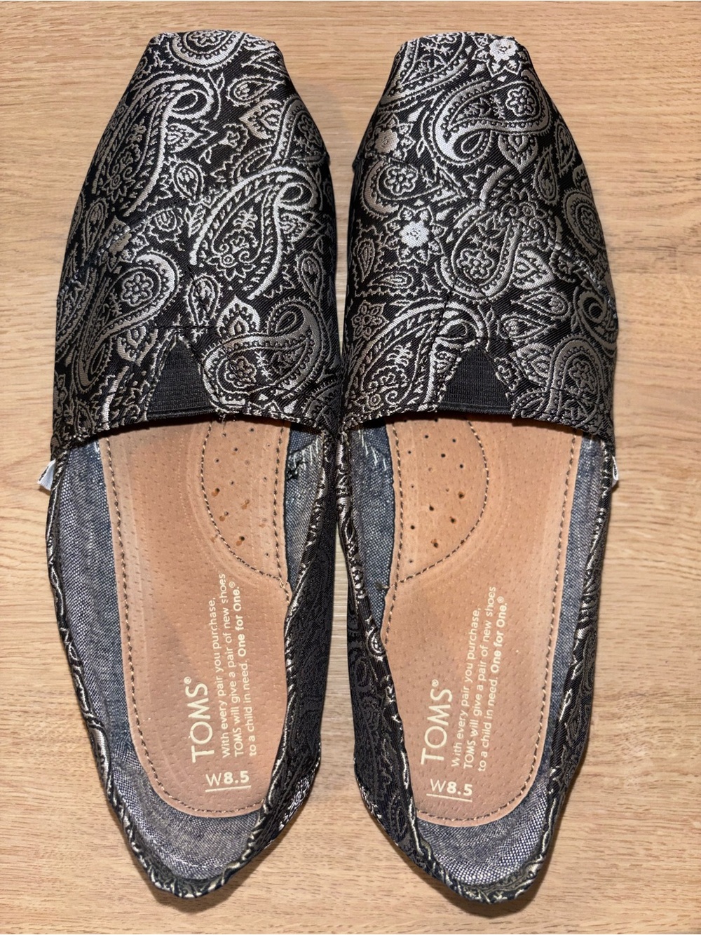TOMS Alpargata Classic Black Silver Paisley Flats US 8.5